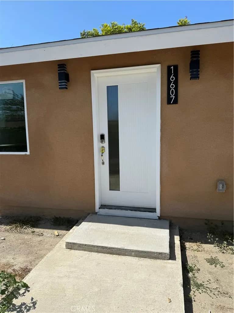 16607 Lucia Lane, Huntington Beach, CA — listing photo 1