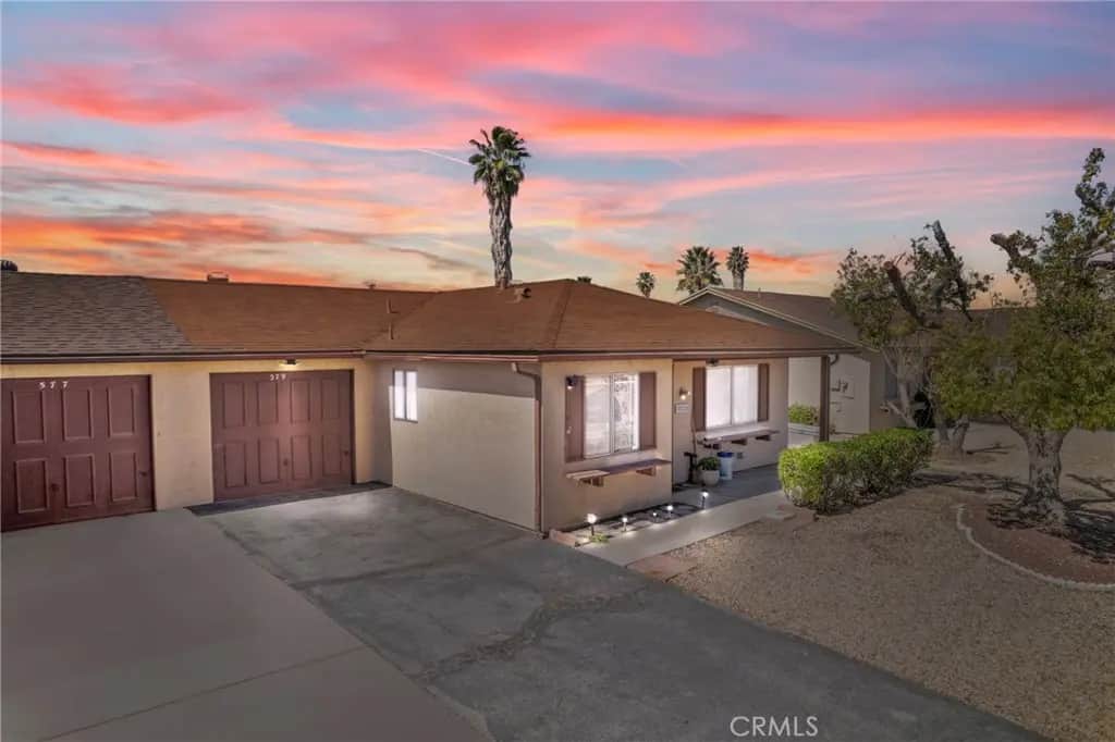 579 Corona, Hemet, CA — listing photo 1