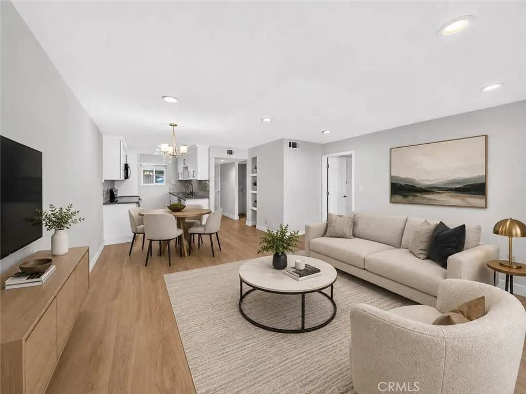 433 S Manhattan Pl 206, Los Angeles, CA — listing photo 1