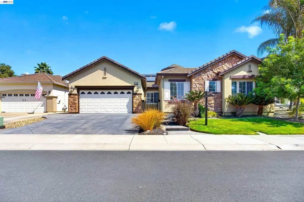 2243 Winchester Loop, Discovery Bay, CA — listing photo 1