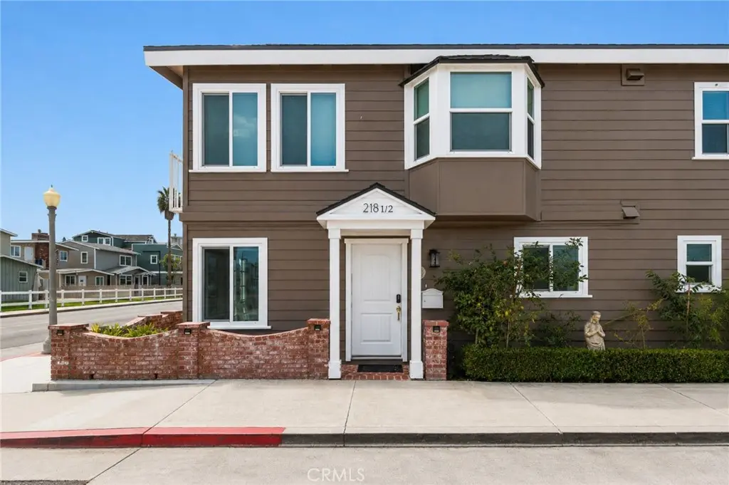 218 E Balboa 1/2, Newport Beach, CA — listing photo 1