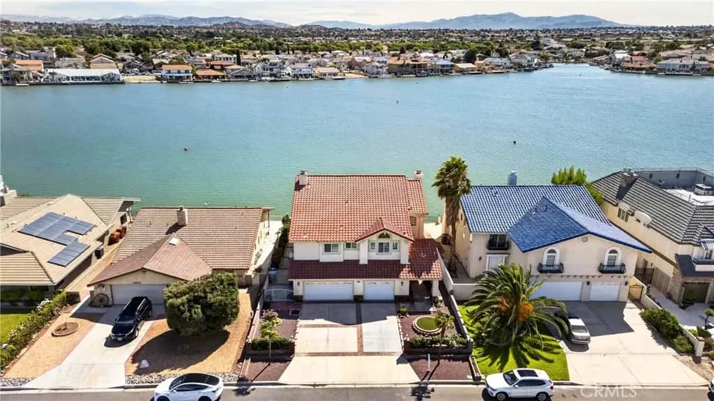18075 Mariner, Victorville, CA — listing photo 1
