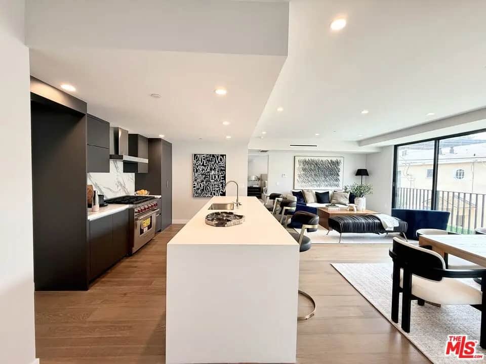 1017 N Croft Avenue 203, Los Angeles, CA — listing photo 1