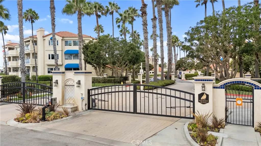 4235 Harbour Island, Oxnard, CA — listing photo 1