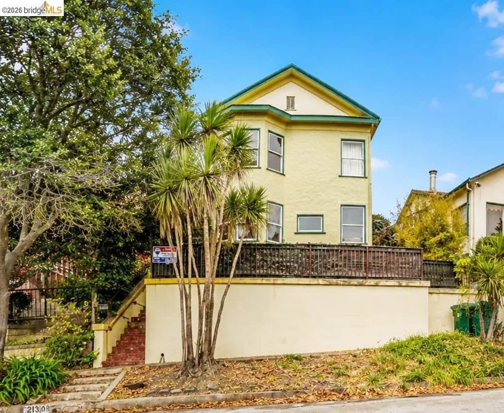 213 Nicholl Ave, Richmond, CA — listing photo 1