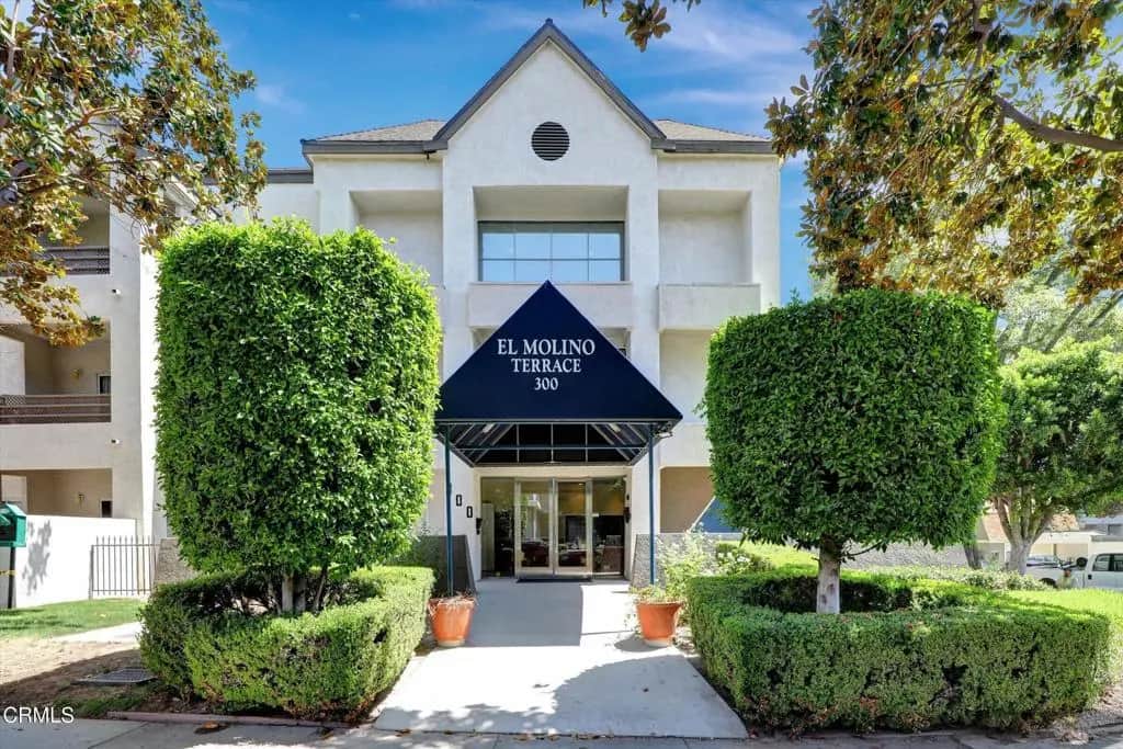 300 N El Molino Avenue 323, Pasadena, CA — listing photo 1