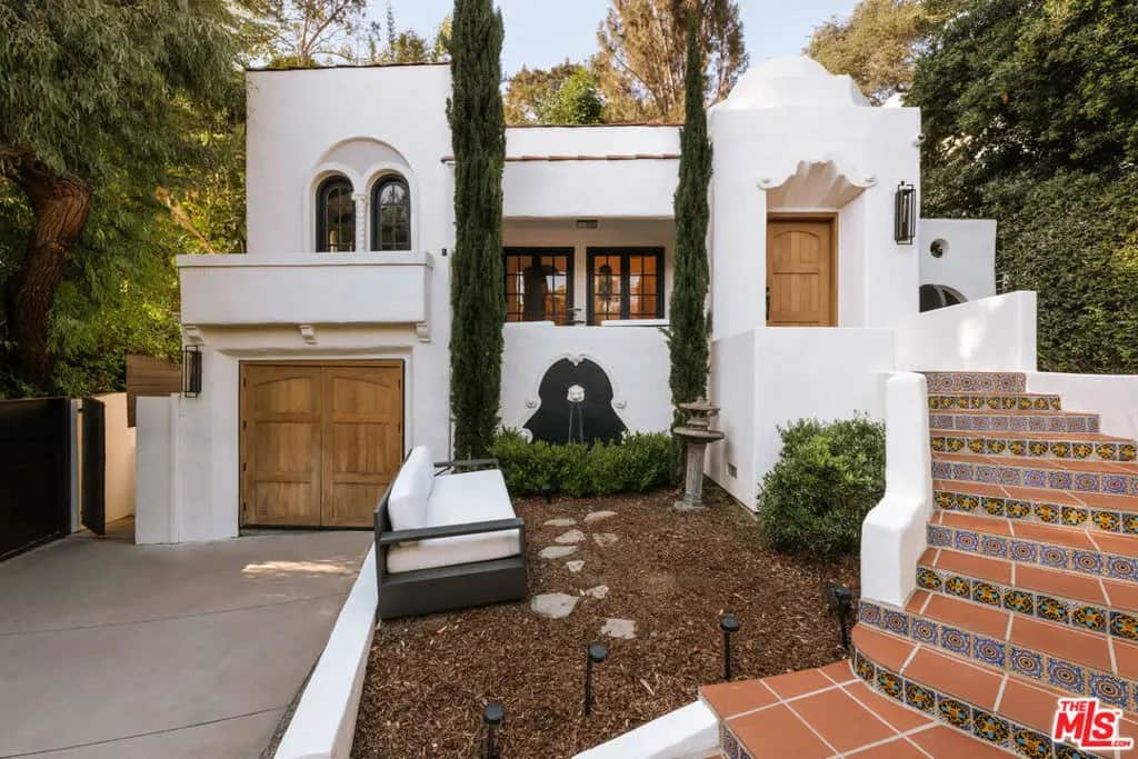 8061 Woodland Lane, Los Angeles, CA — listing photo 1