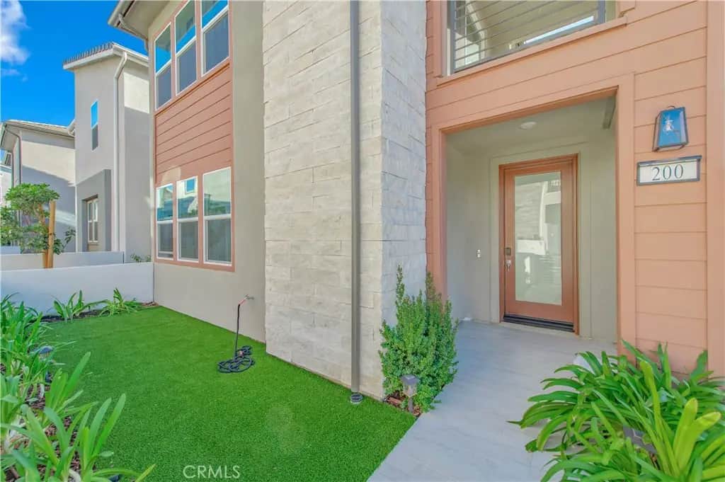 200 Zawn, Irvine, CA — listing photo 1