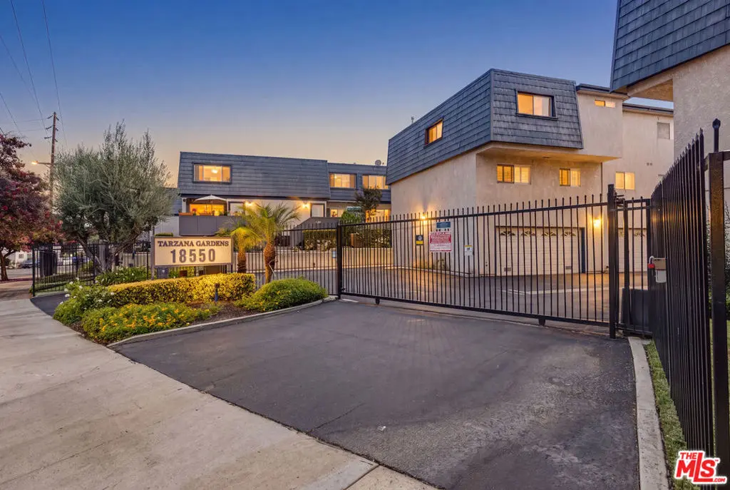 18550 Hatteras Street 100, Tarzana, CA — listing photo 1