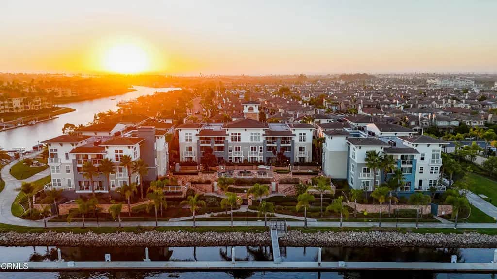 1560 Seabridge Lane, Oxnard, CA — listing photo 1