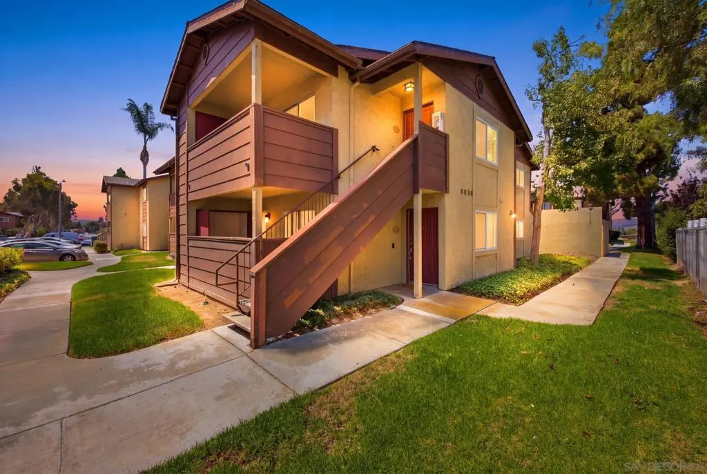 521 Calle Montecito 110, Oceanside, CA — listing photo 1