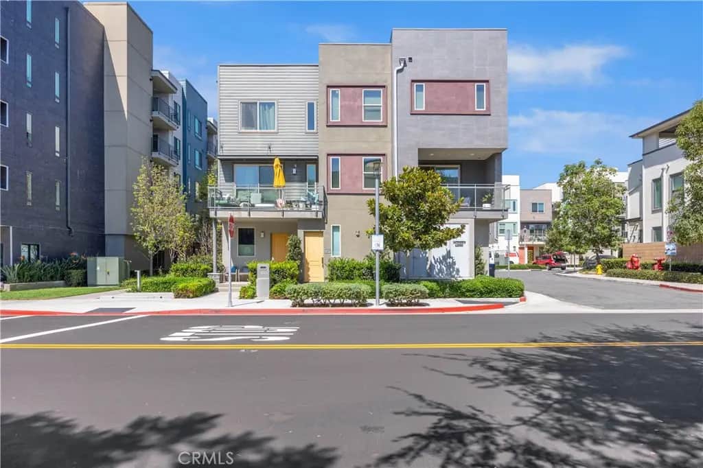 227 Bowery, Irvine, CA — listing photo 1