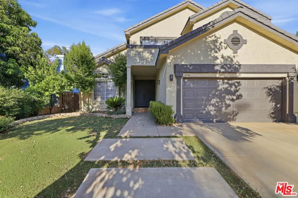 9400 Aqueduct Avenue, Los Angeles, CA — listing photo 1