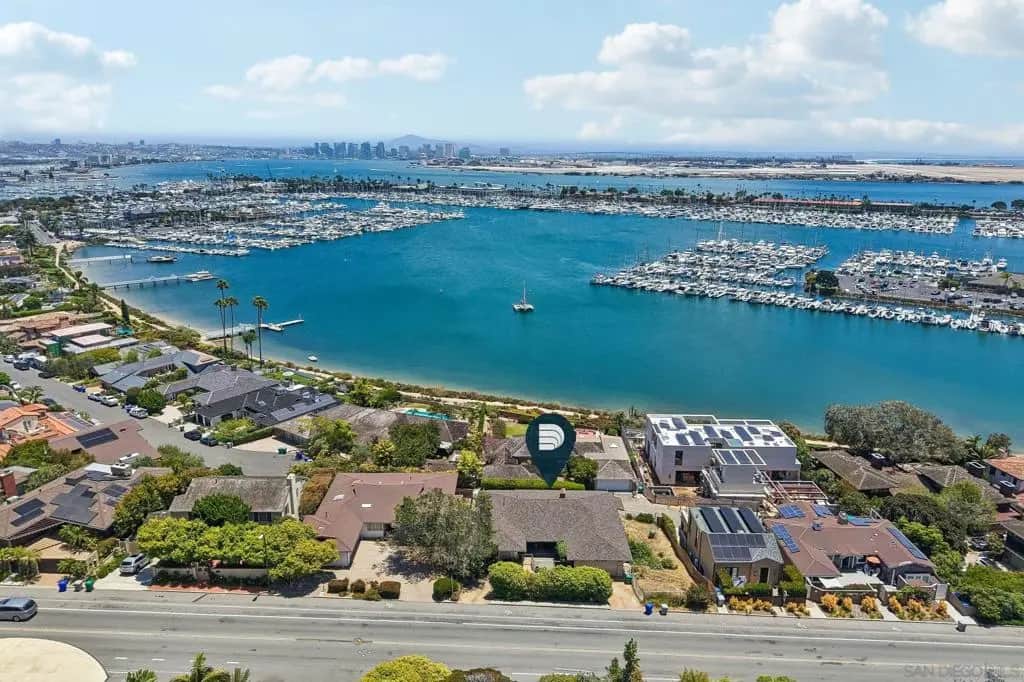 827 Rosecrans St, San Diego, CA — listing photo 1