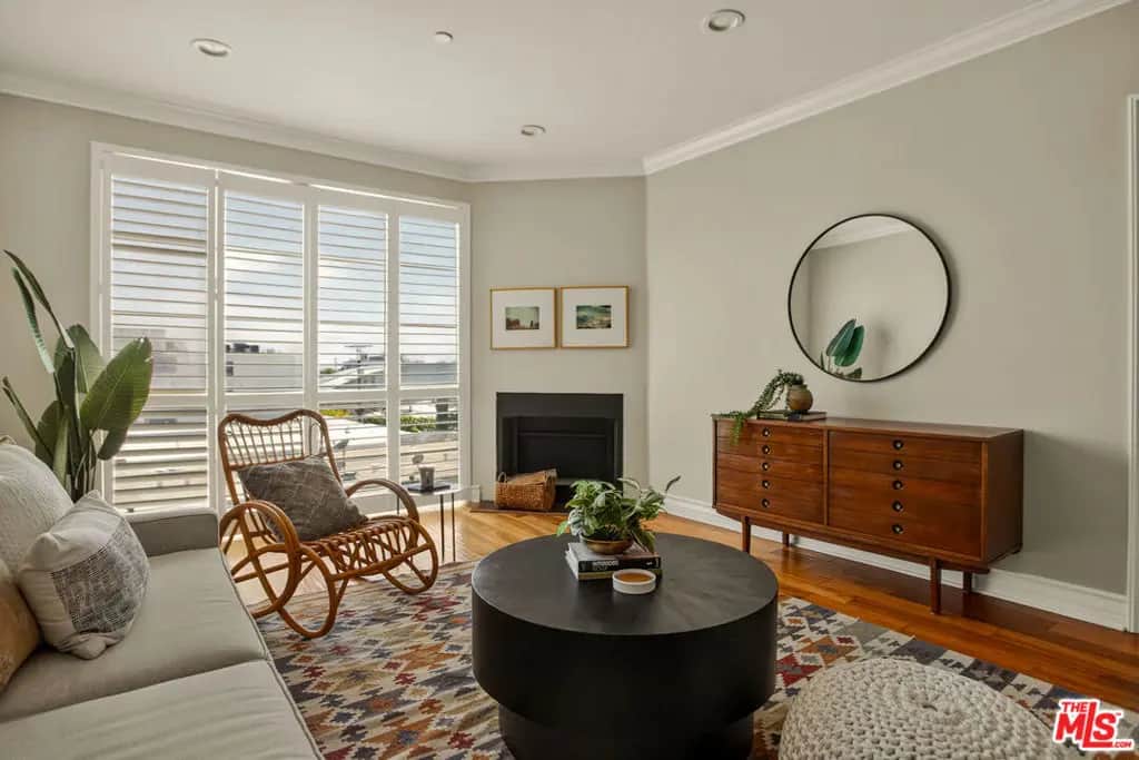 837 N Hudson Avenue 402, Los Angeles, CA — listing photo 1