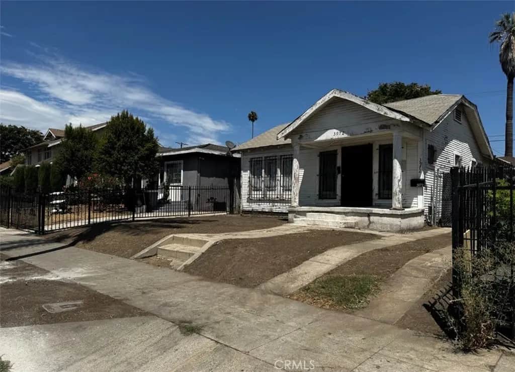 3972 S Hobart, Los Angeles, CA — listing photo 1