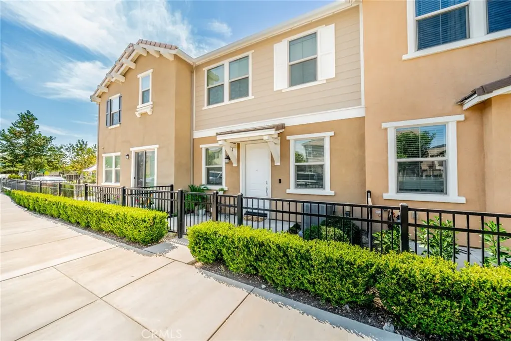 16502 Casa Grande 120, Fontana, CA — listing photo 1