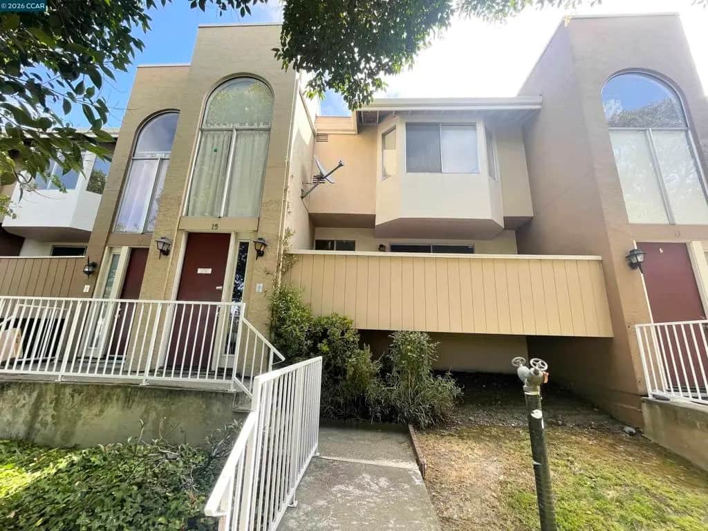 2121 Vale Rd 15, San Pablo, CA — listing photo 1