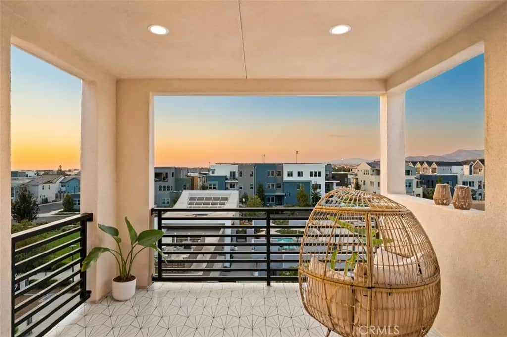 127 Restore, Irvine, CA — listing photo 1
