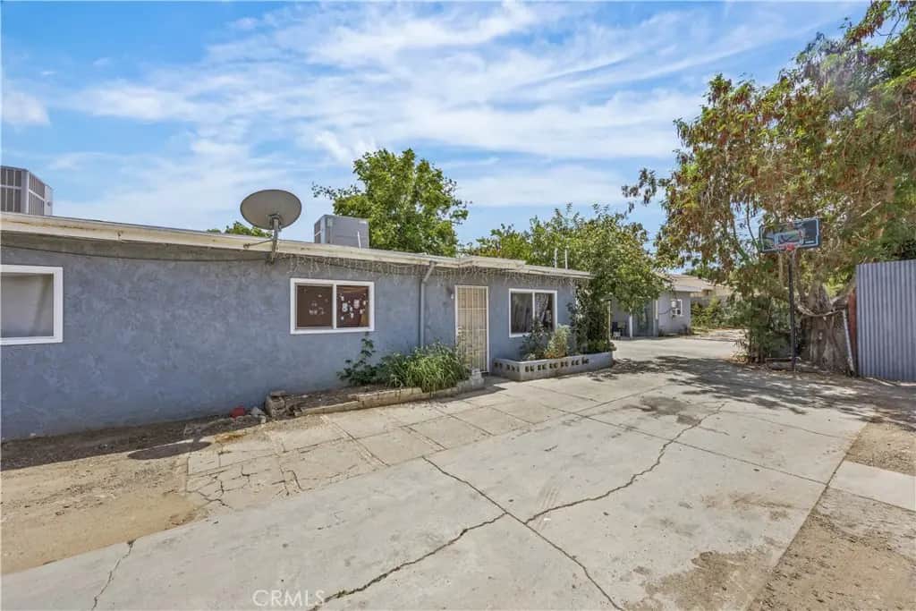 4120 S Neece, Corona, CA — listing photo 1
