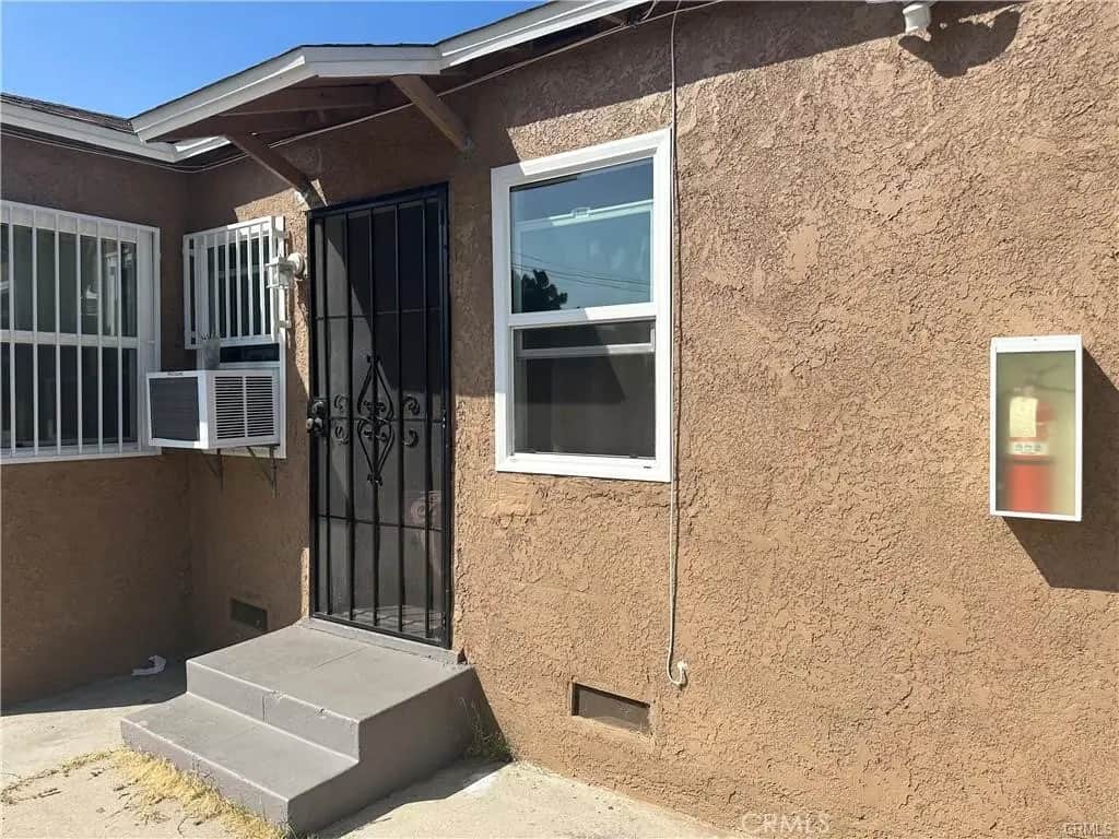 8803 hoover, Los Angeles, CA — listing photo 1