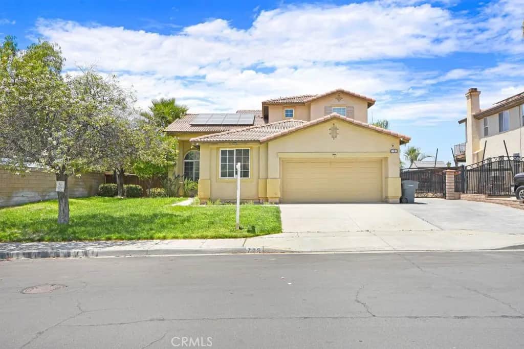 709 E Agape Avenue, San Jacinto, CA — listing photo 1