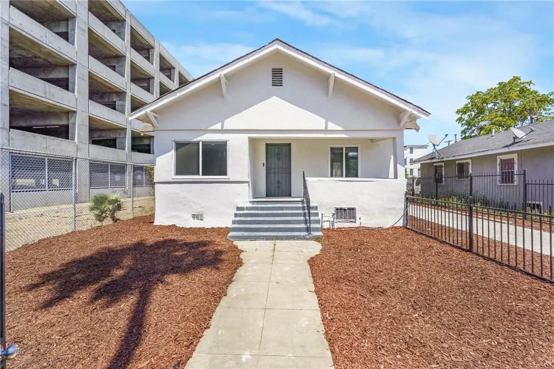 925 W 84th, Los Angeles, CA — listing photo 1