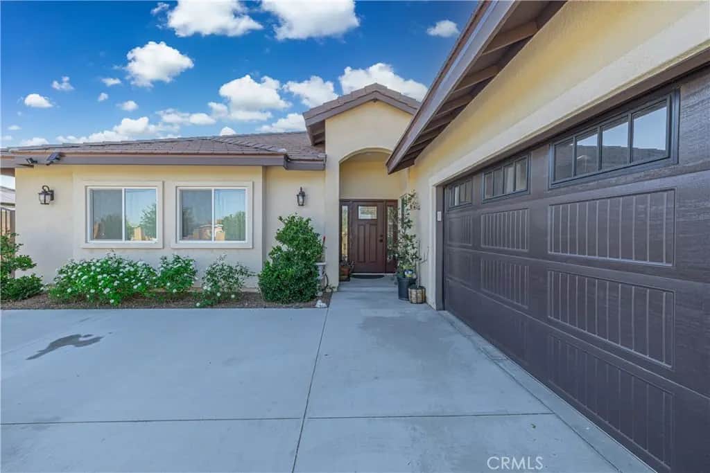 42620 25th W, Lancaster, CA — listing photo 1
