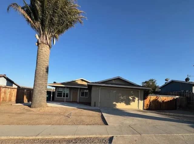 45120 Crown Avenue, King City, CA — listing photo 1