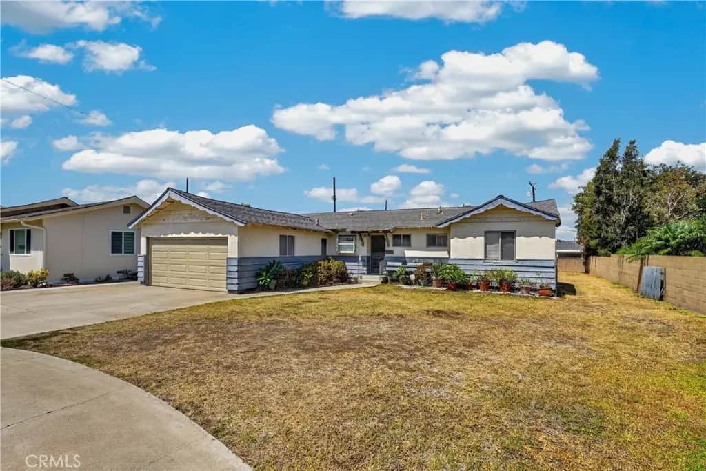1126 N Center Street, Orange, CA — listing photo 1