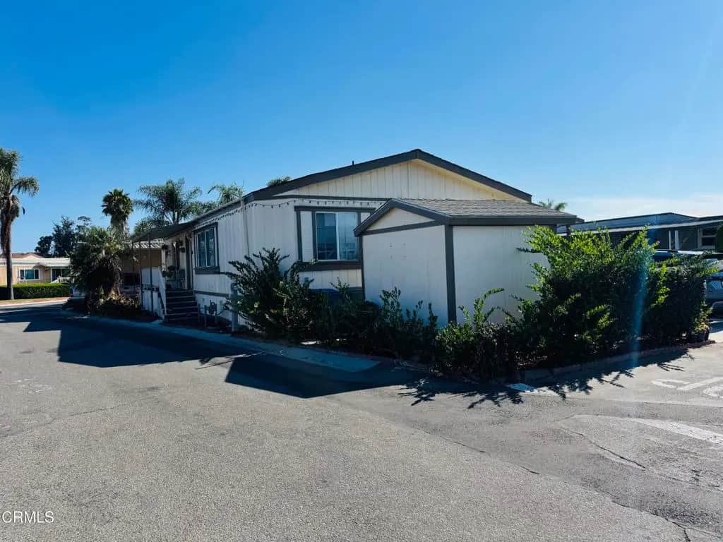 1253 Pear Avenue 105, Oxnard, CA — listing photo 1