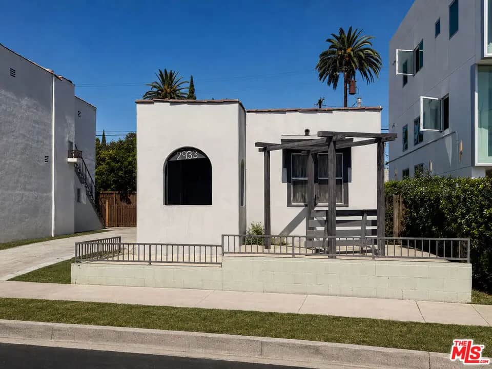 2933 S La Brea Avenue, Los Angeles, CA — listing photo 1