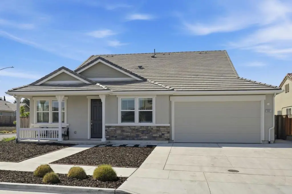 1981 Dylan Street, Hollister, CA — listing photo 1