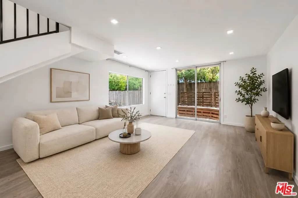11652 Chenault Street 14, Los Angeles, CA — listing photo 1