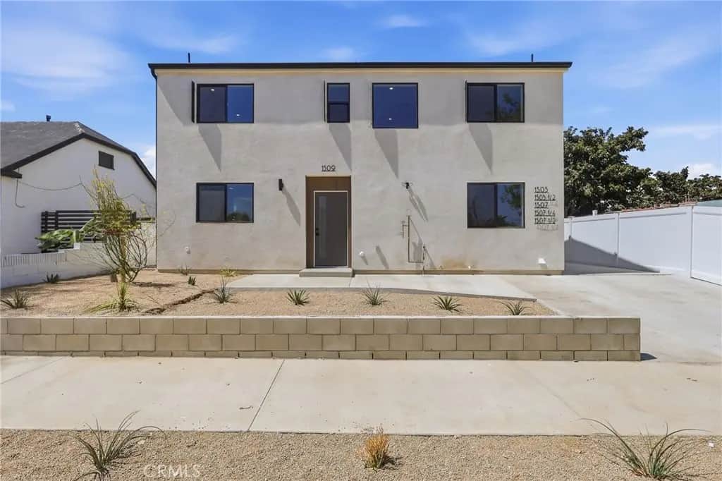 1507 W 83rd Street, Los Angeles, CA — listing photo 1