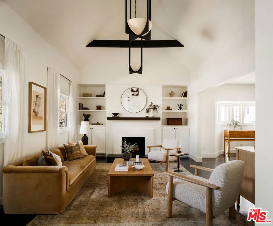 1012 S Longwood Avenue, Los Angeles, CA — listing photo 1