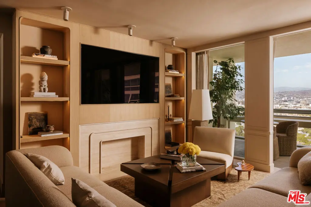 2220 Avenue Of The Stars 1904, Los Angeles, CA — listing photo 1