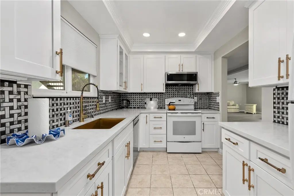 3242 San Amadeo 2A, Laguna Woods, CA — listing photo 1