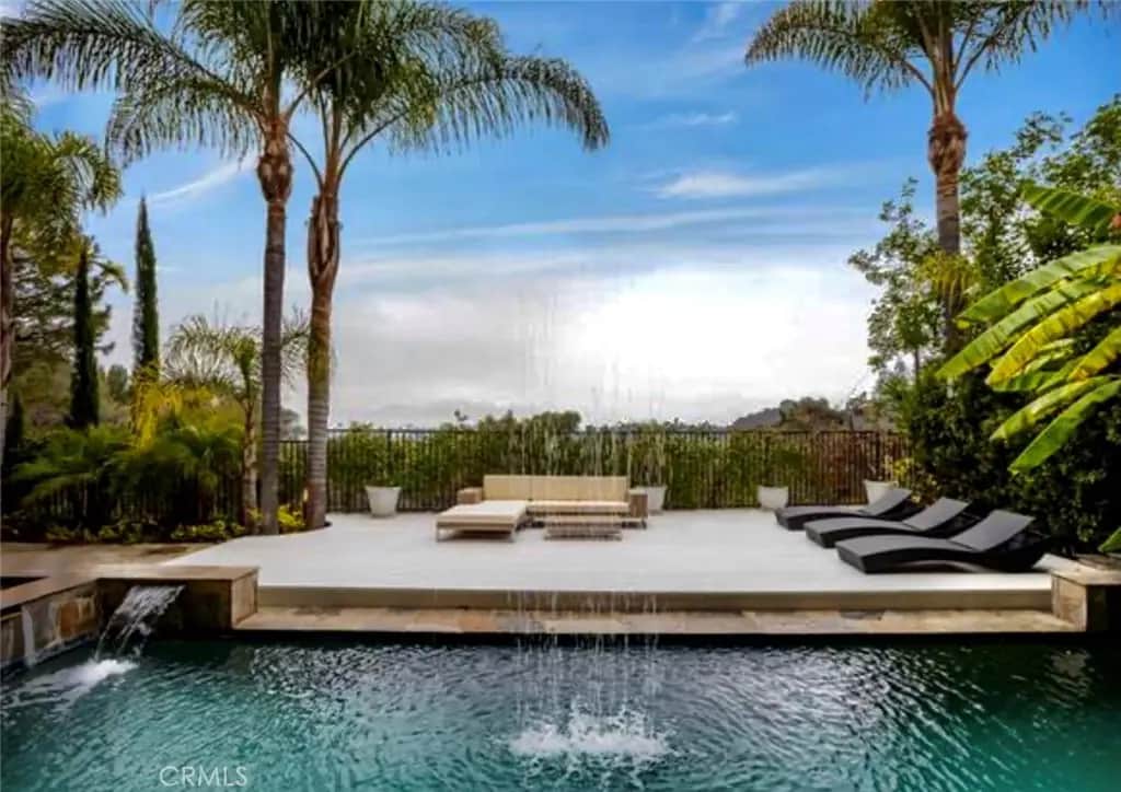 7218 Mulholland, Los Angeles, CA — listing photo 1