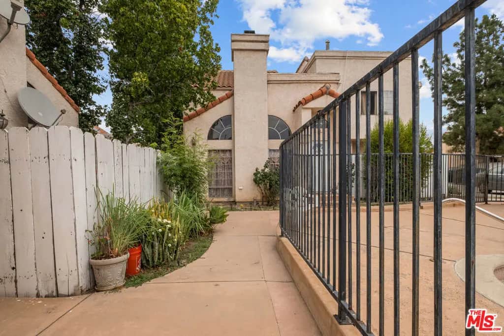 14422 Terra Bella Street A, Los Angeles, CA — listing photo 1