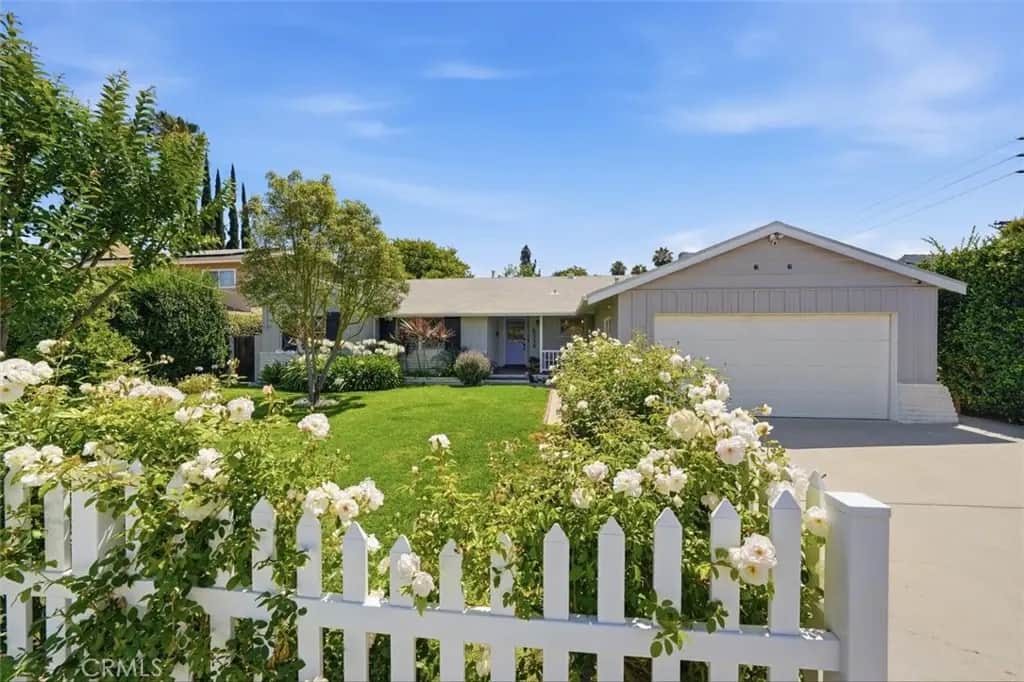 6530 Gaviota Avenue, Lake Balboa, CA — listing photo 1