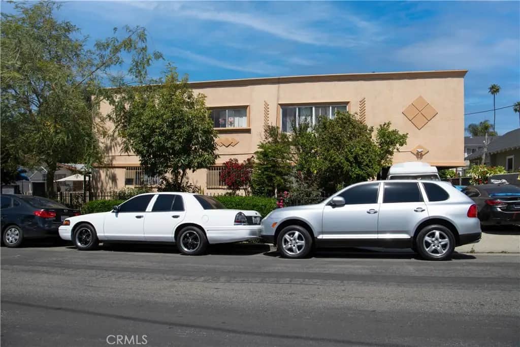 5005 Axtell, Los Angeles, CA — listing photo 1
