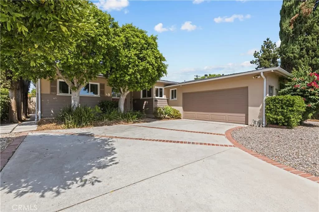 6319 Aura Avenue, Tarzana, CA — listing photo 1