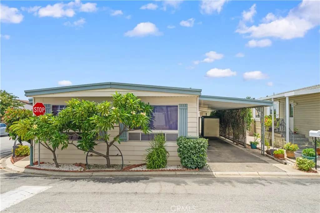 1035 17 E Huntington Avenue 17, Monrovia, CA — listing photo 1