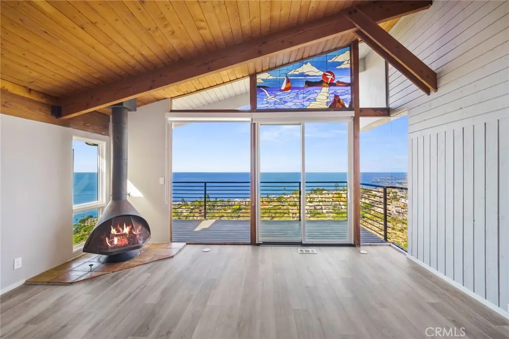881 Quivera Street, Laguna Beach, CA — listing photo 1