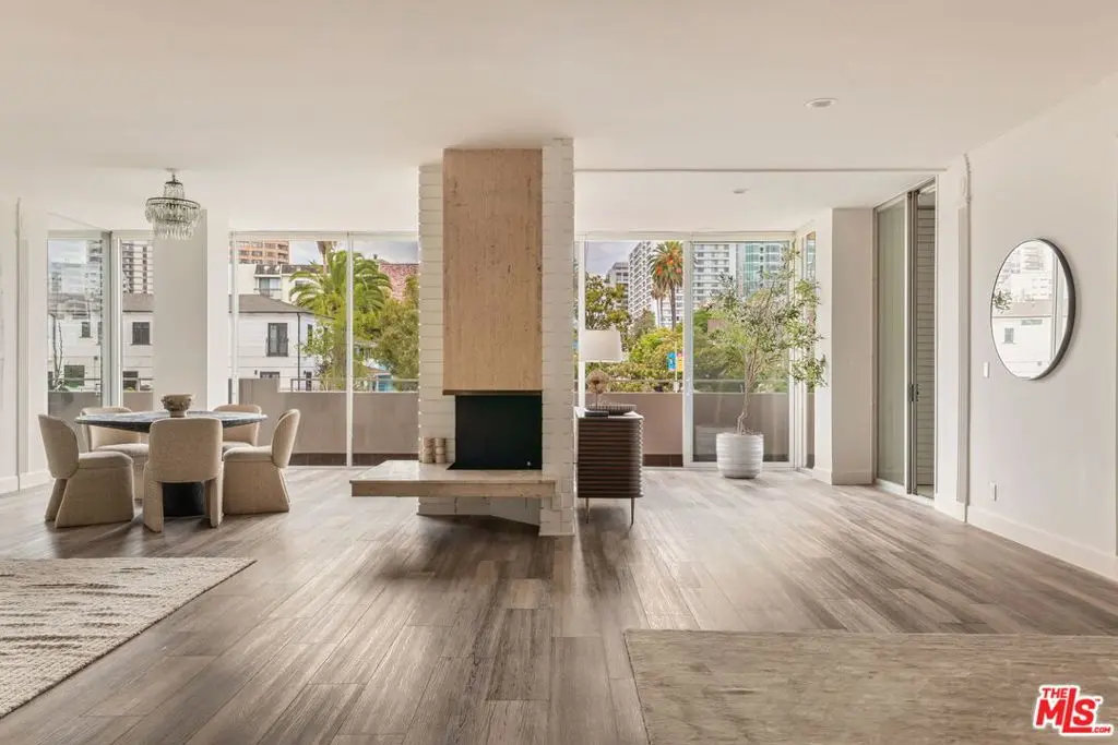 1333 S Beverly Glen Boulevard 405, Los Angeles, CA — listing photo 1