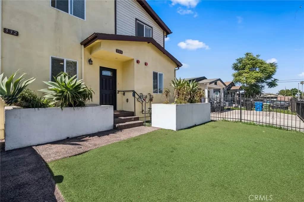 330 E 101st Street, Los Angeles, CA — listing photo 1