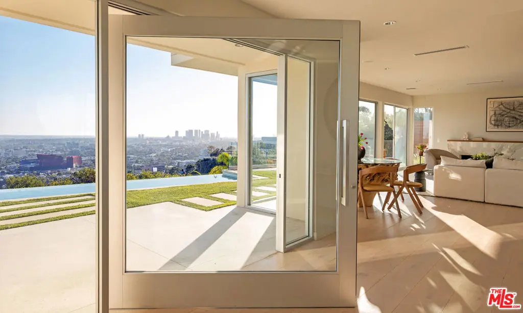 8515 Hedges Way, Los Angeles, CA — listing photo 1