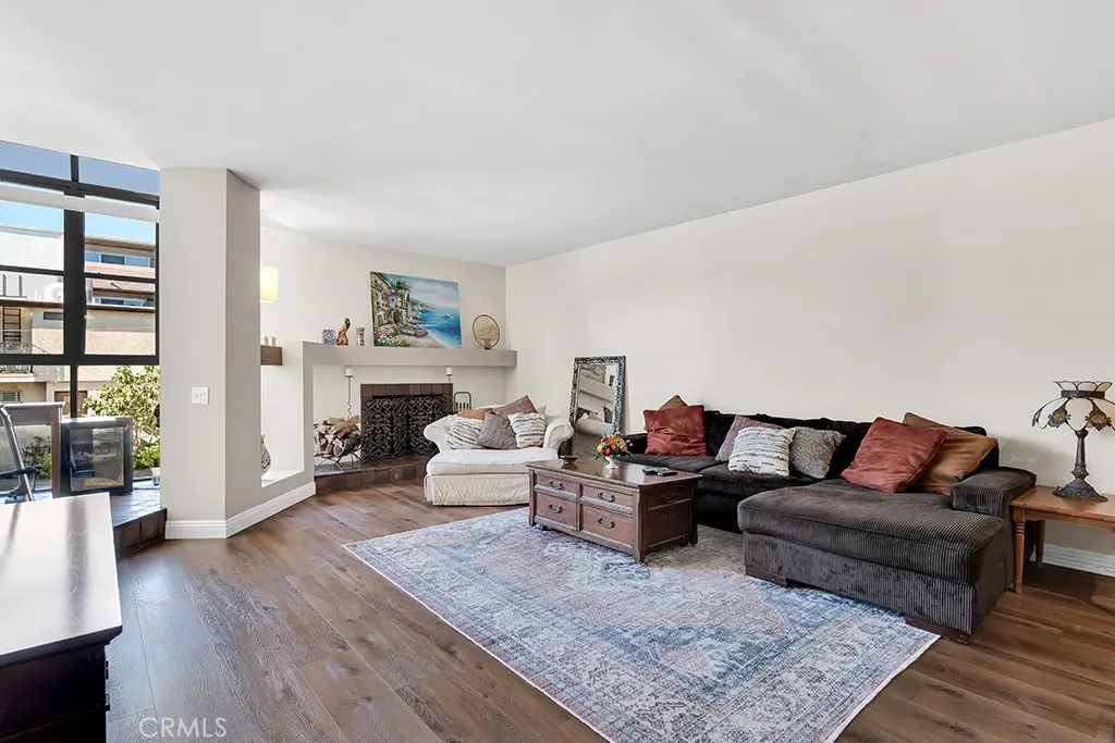 5230 Bellingham 7, Valley Village, CA — listing photo 1