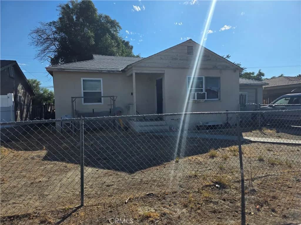 264 N Dillon, San Jacinto, CA — listing photo 1